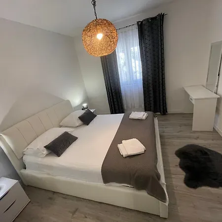 Primus Strbic Apartman *