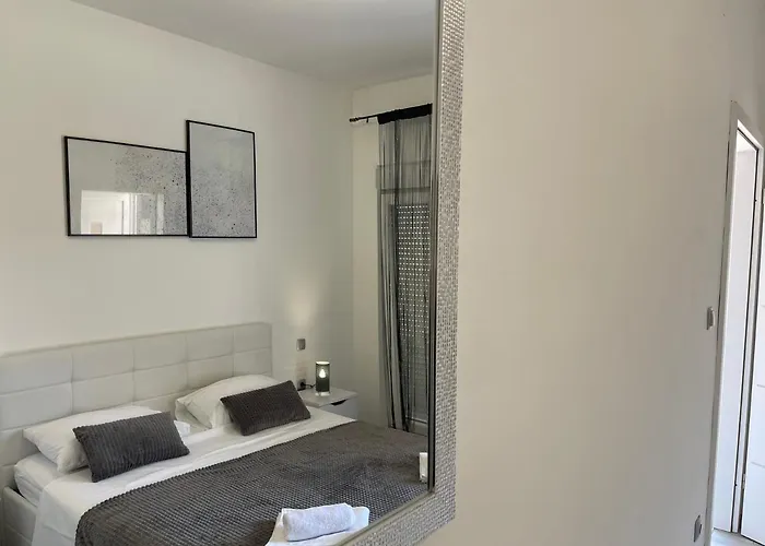 Primus Strbic Apartman Ploče